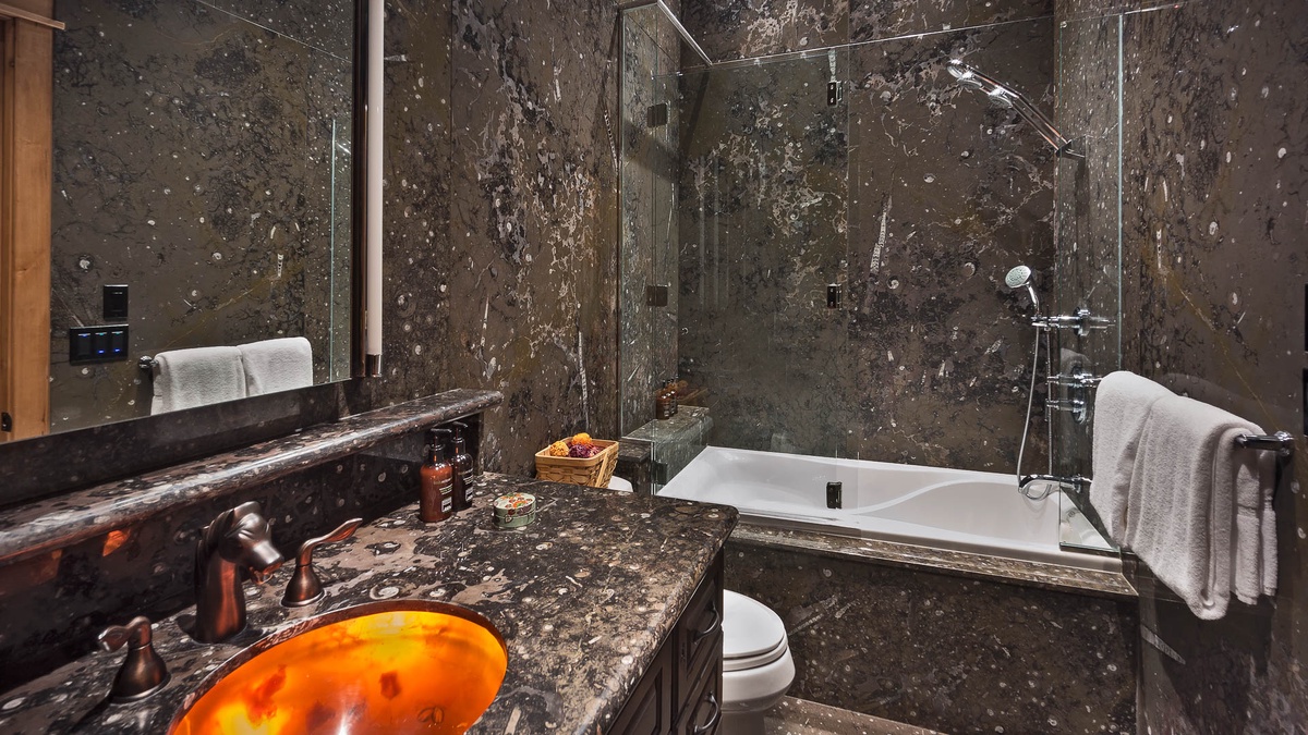 Bedroom 6, Upper Level - Ensuite