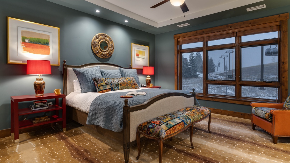 Bedroom 1, Main Level - Primary king suite