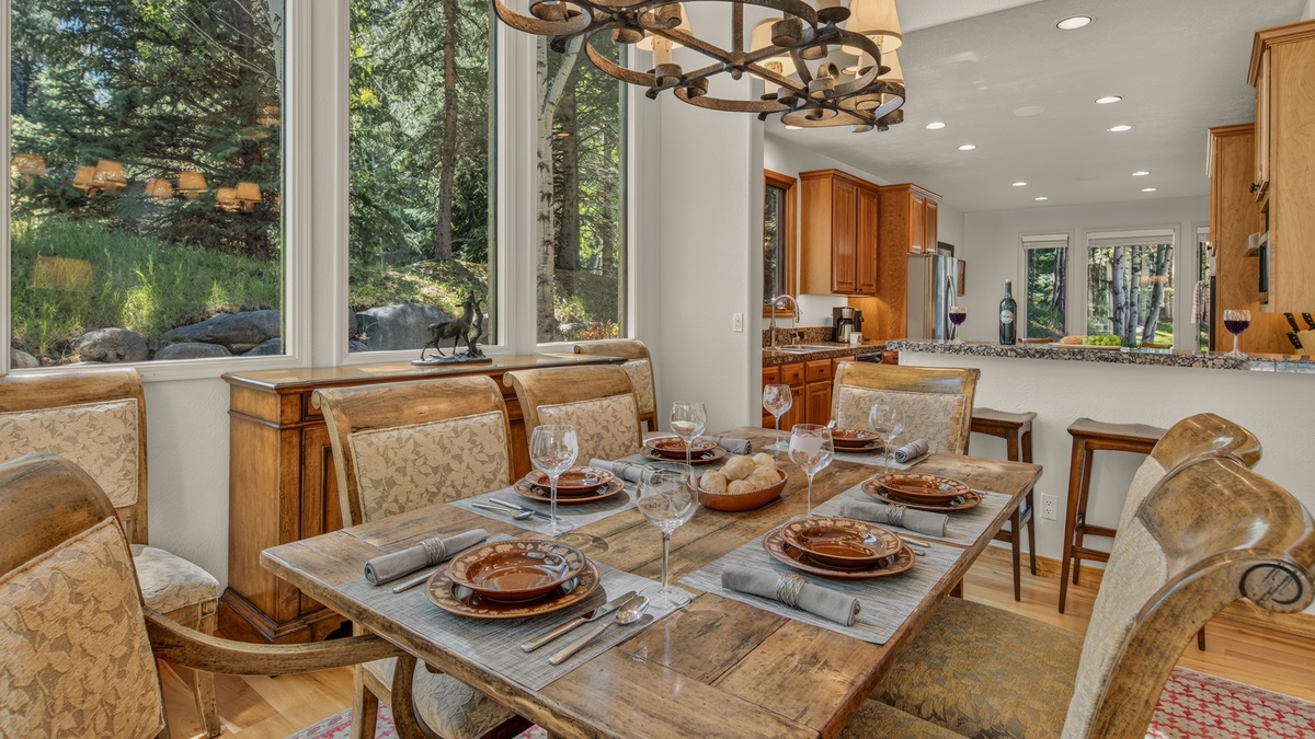 Dining Area, Main Level - Table with seating