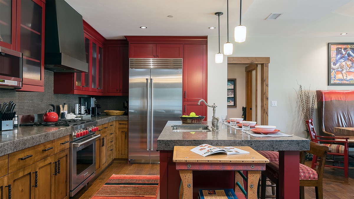 Gourmet Kitchen - Main Level
