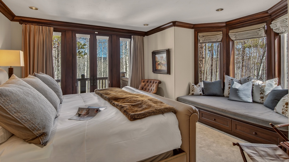 Bedroom 4, Lower Level - King bedroom