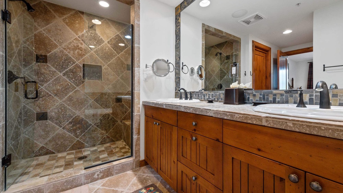 Bedroom 1 - Primary Ensuite Bathroom