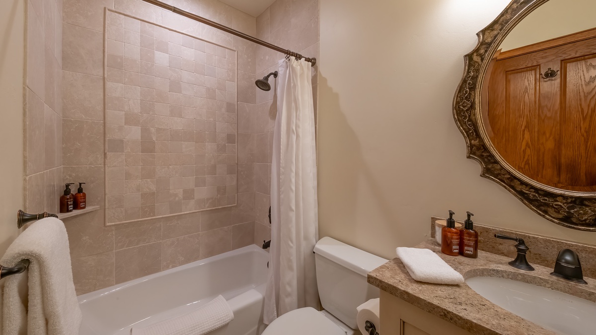 Bedroom 2, Upper Level - King Bedroom Ensuite