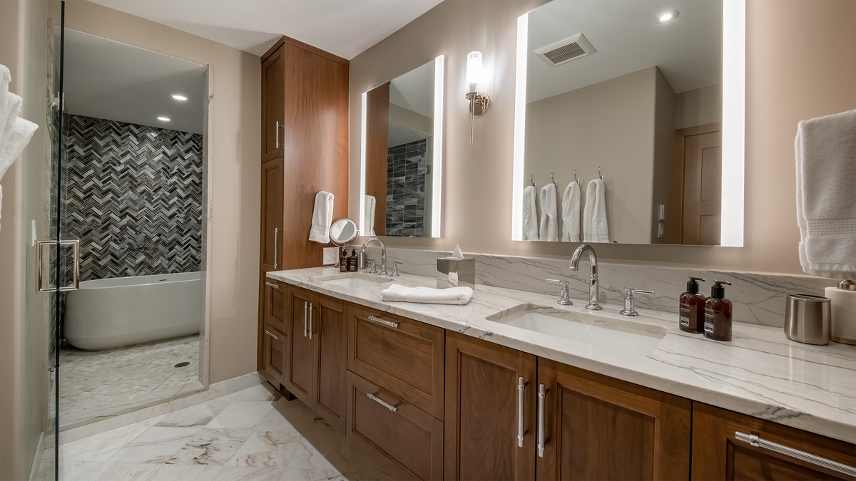 Bedroom 1, Main Level - Primary Bedroom ensuite