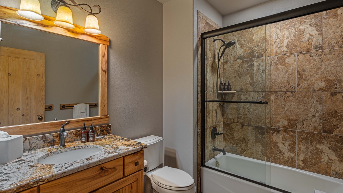 Bedroom 2, Upper Level - Shared hall bath for Twin/Queen Bedroom