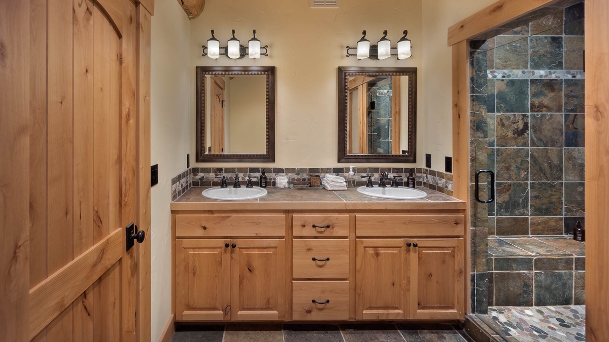 2nd primary bedroom ensuite