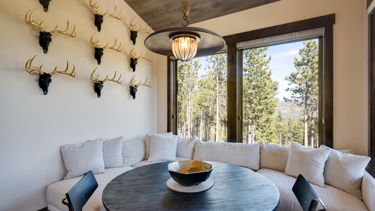 Extra dining area with sofa seating