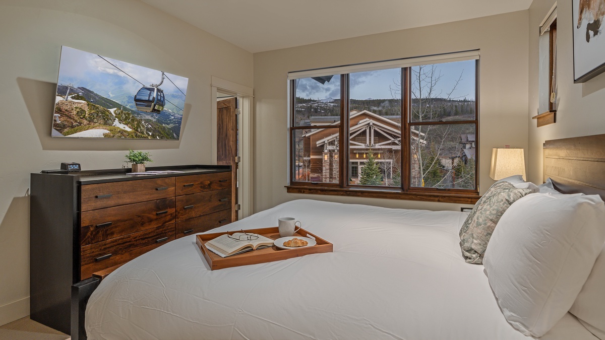 Bedroom 1, Main Level - Primary king suite on main level with TV and views