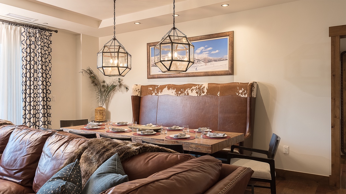 Dining Area, Main Level - Seating for 10 at the dining table