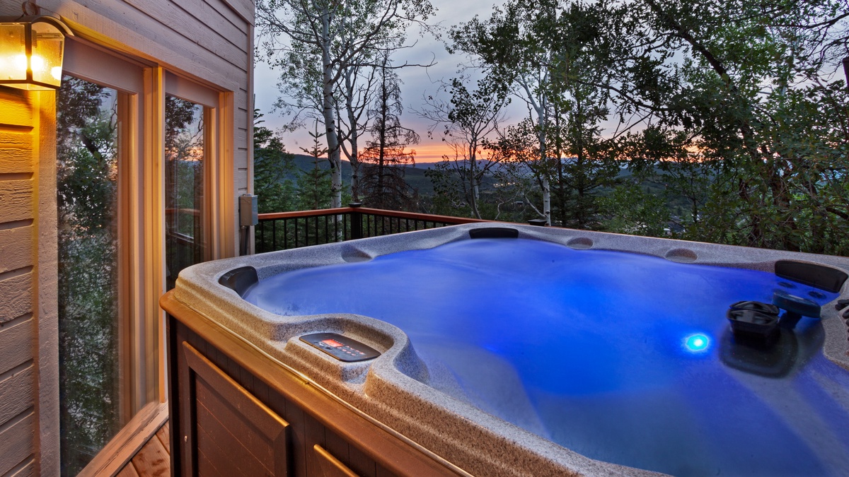 Hot Tub, Lower Level Deck, Glacier Lodge West - Outdoor hot tub with views