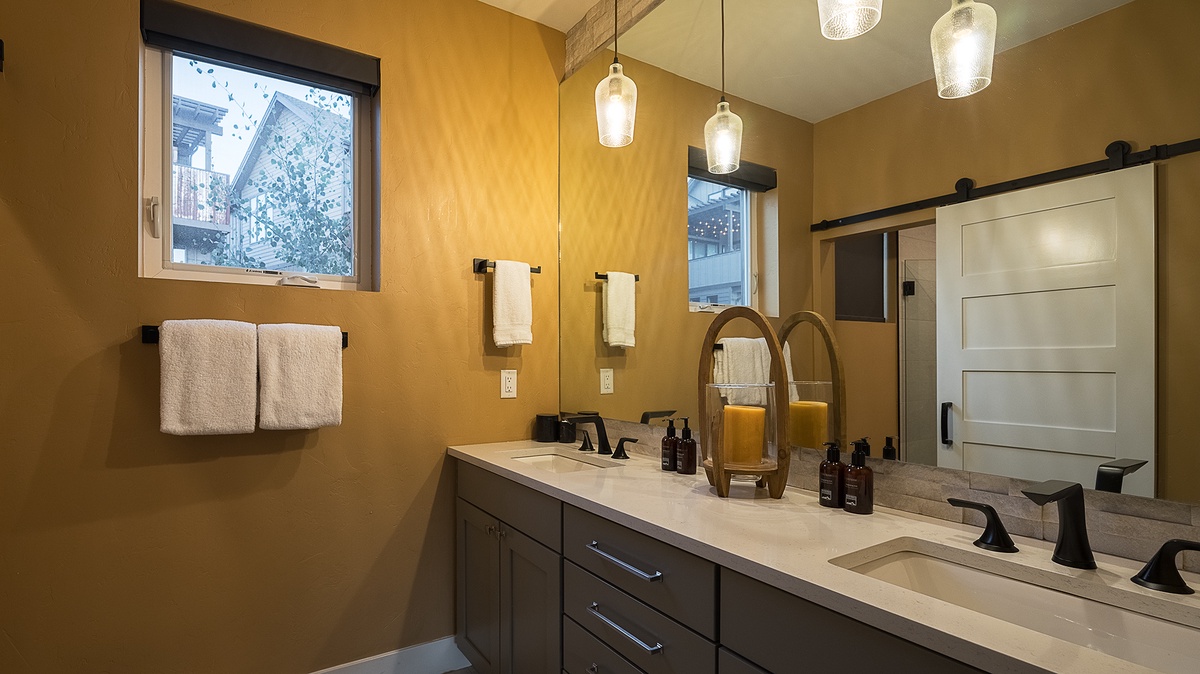 Bedroom 1, Main Level - Ensuite with double vanity
