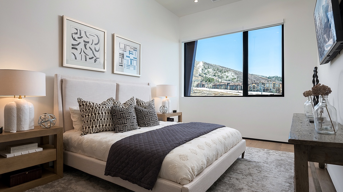 Bedroom 4, Lower Level - King bedroom