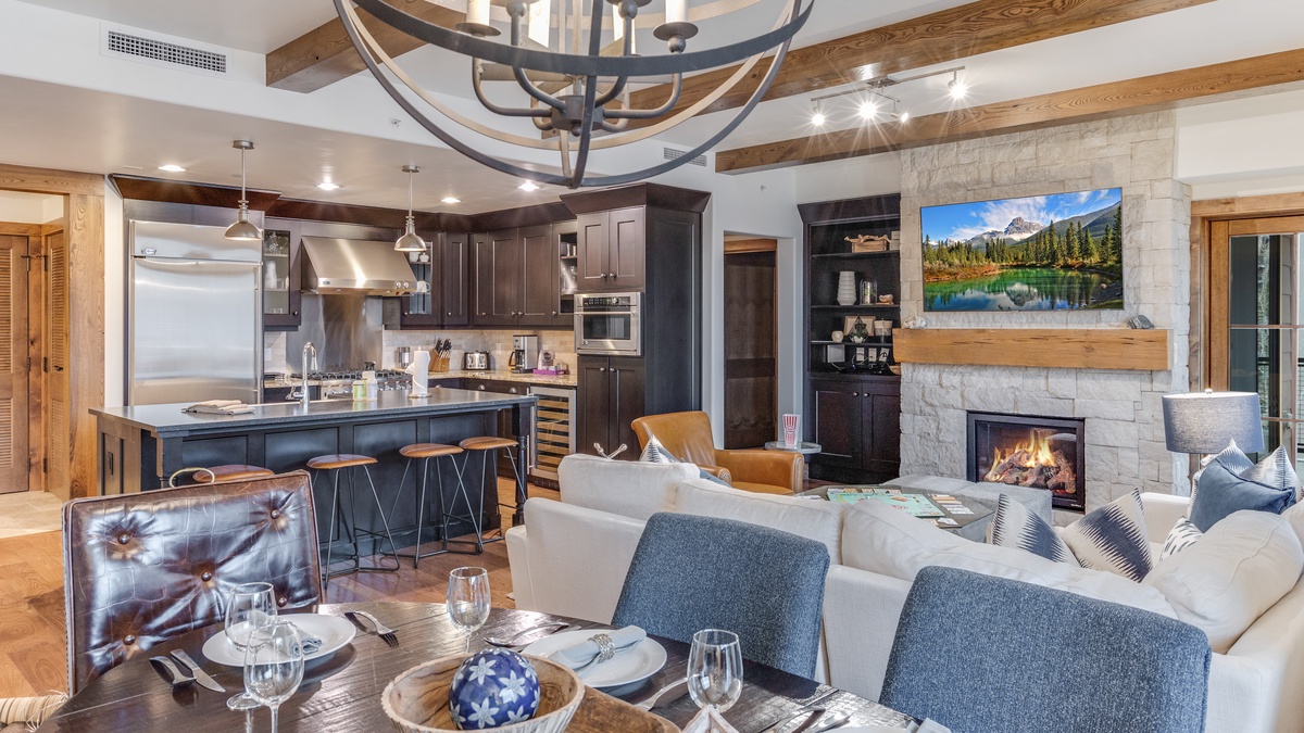 Great Room, Main Level - Great room into kitchen