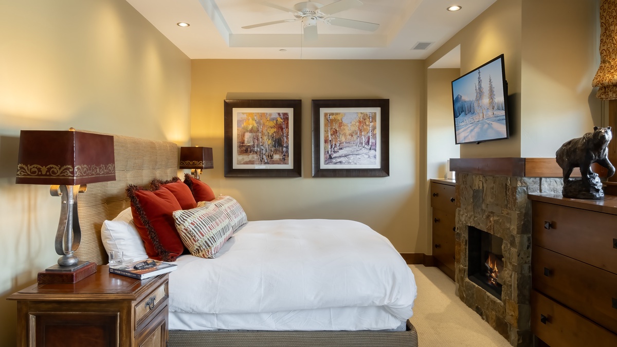 Bedroom 2, Main Level - King suite