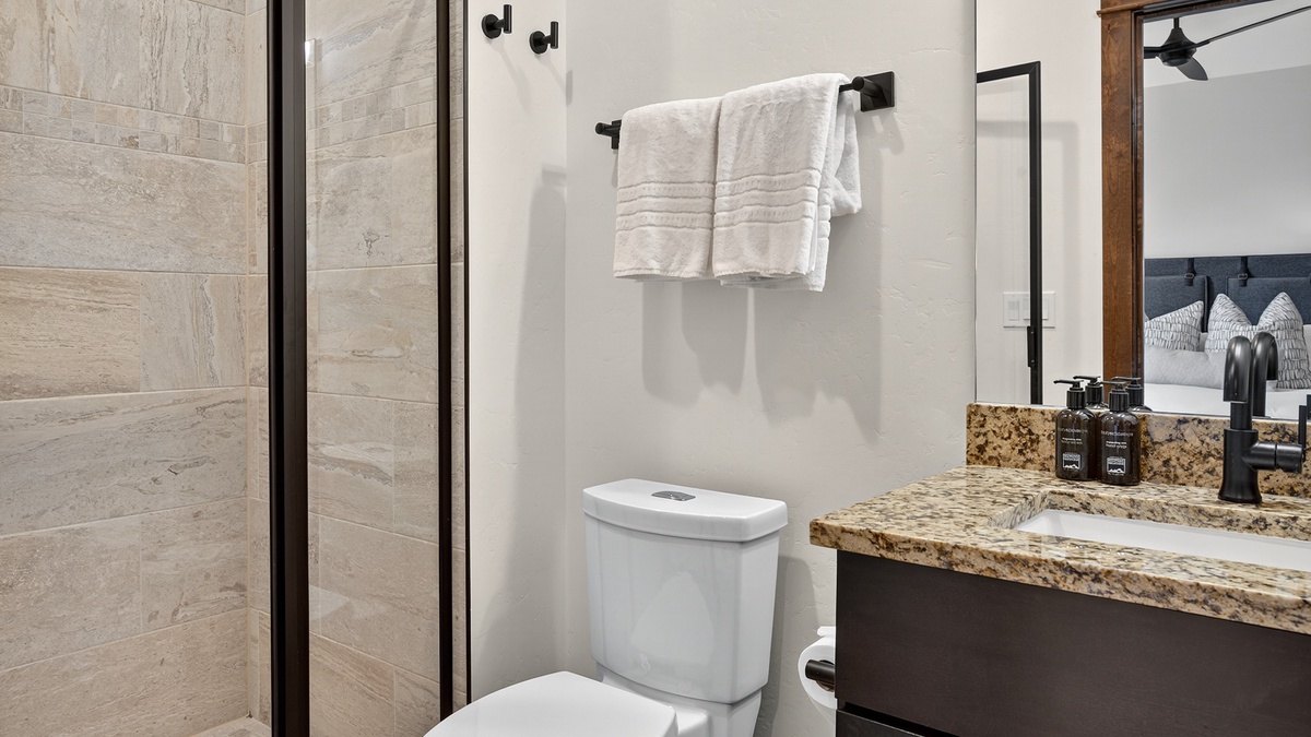 Bedroom 4, Lower Level - Queen ensuite