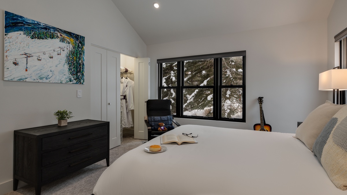 Bedroom 2, Upper Level - Queen suite on upper level