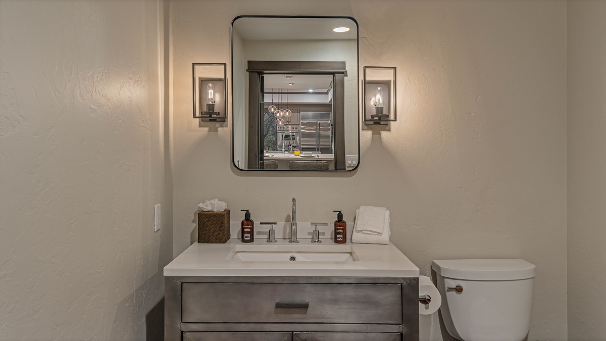 Powder bath on main (4th) level