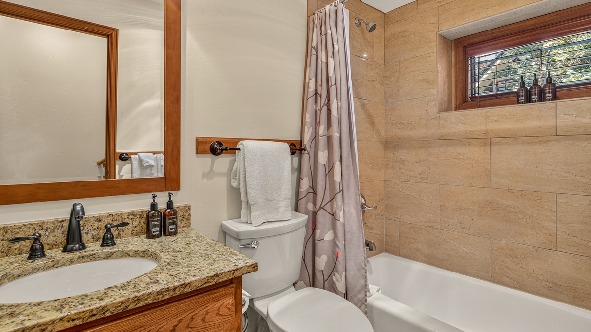 Raven's Call lower level bath