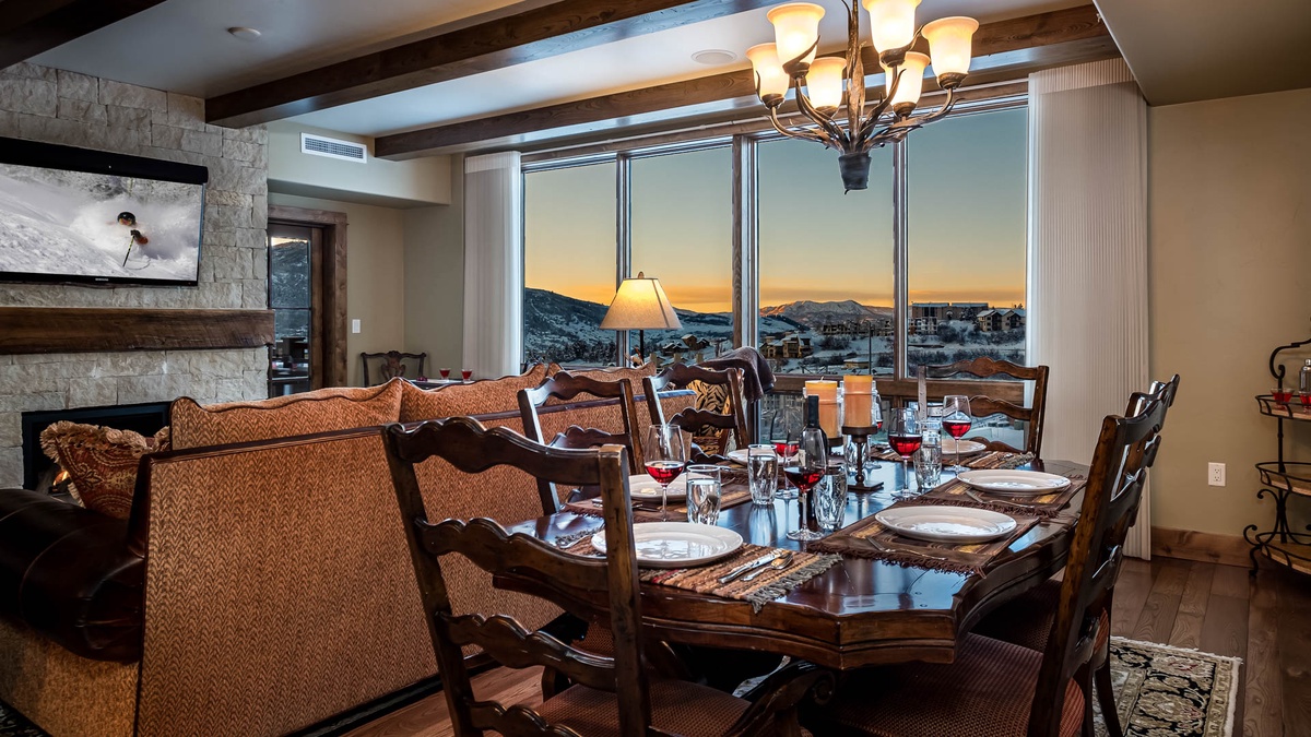 Dining Area, Main Level - With sunset mountain views