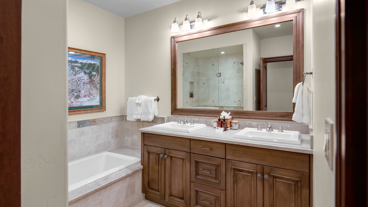 Bunkroom ensuite on lower level