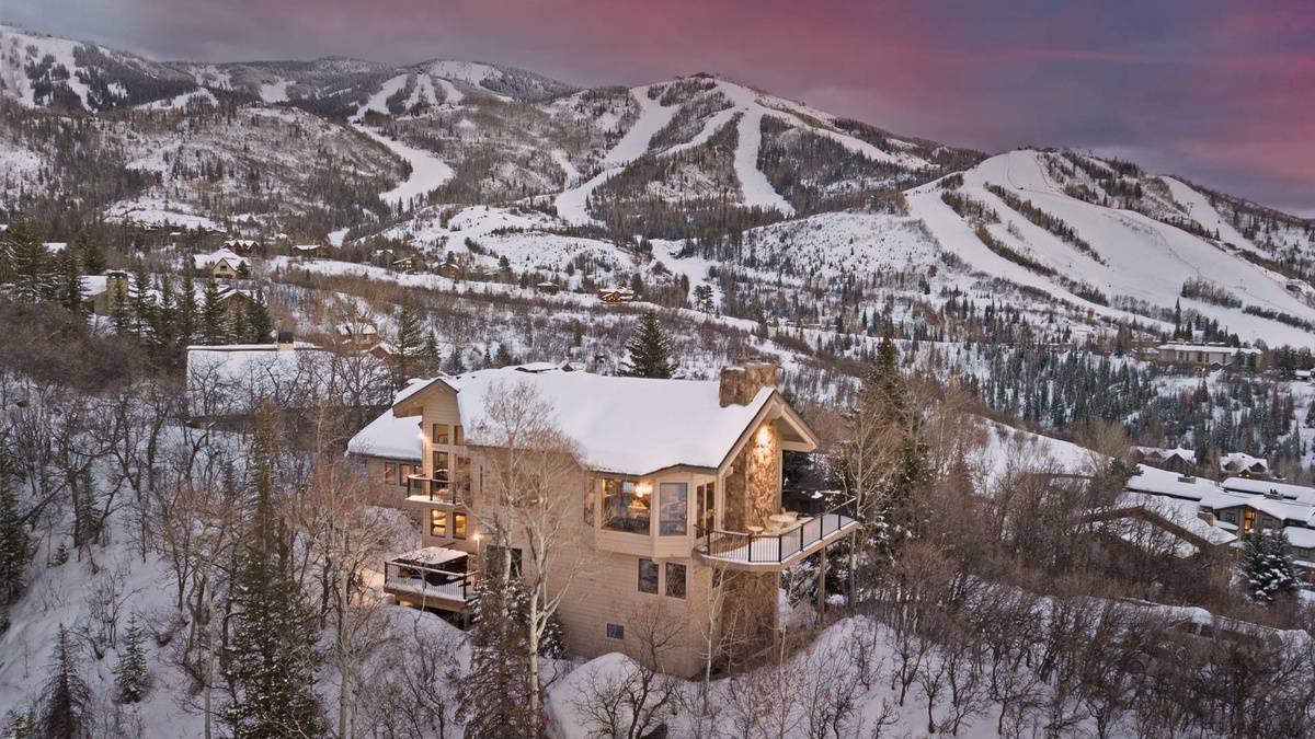 Welcome to Glacier Lodge West!