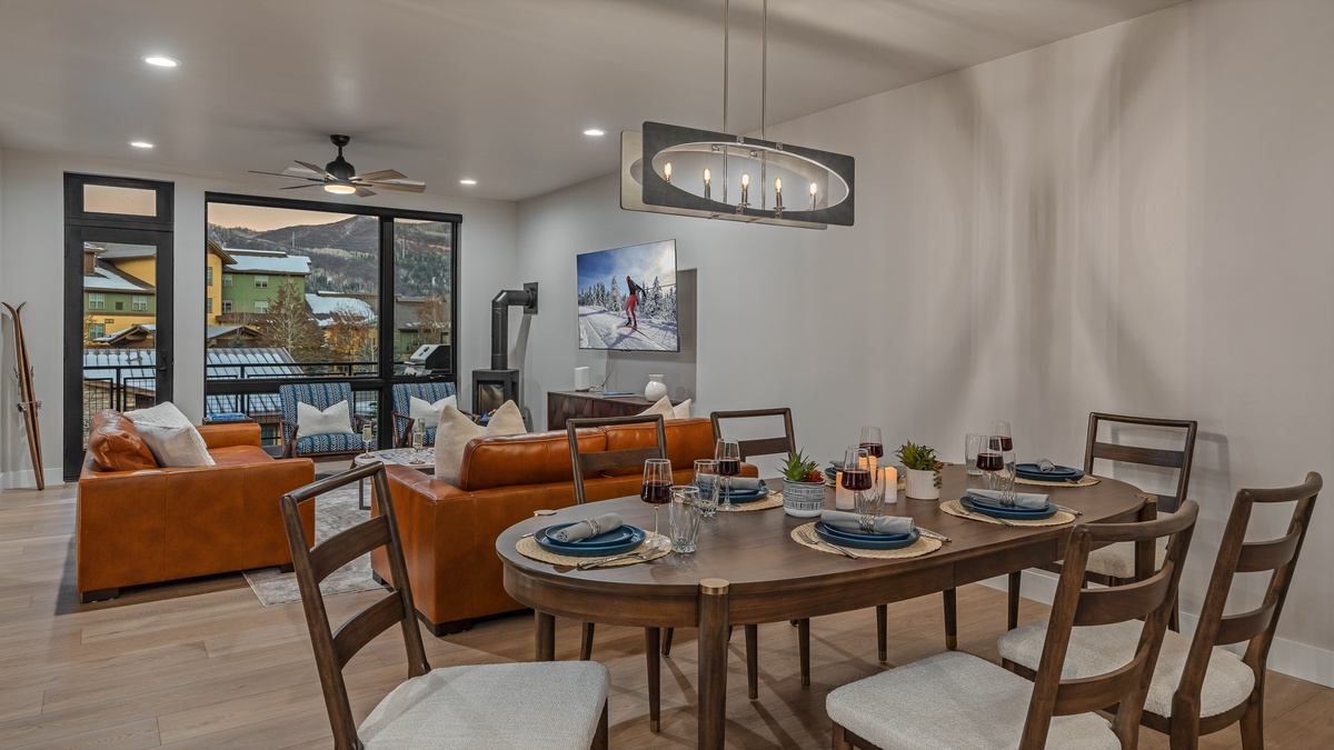 Dining Area, Main Level - Seats 6