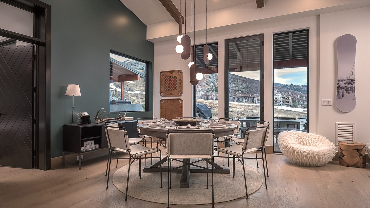 Dining Area, Upper Level - Dining table has an additional leaf to add for more seating