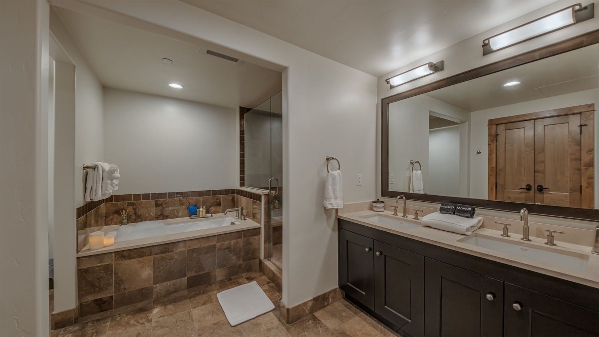 Bedroom 4, Main Level - Ensuite with soaking tub and walk-in shower