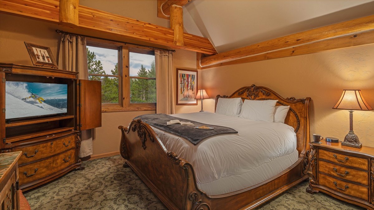 Bedroom 2, Upper level - King suite