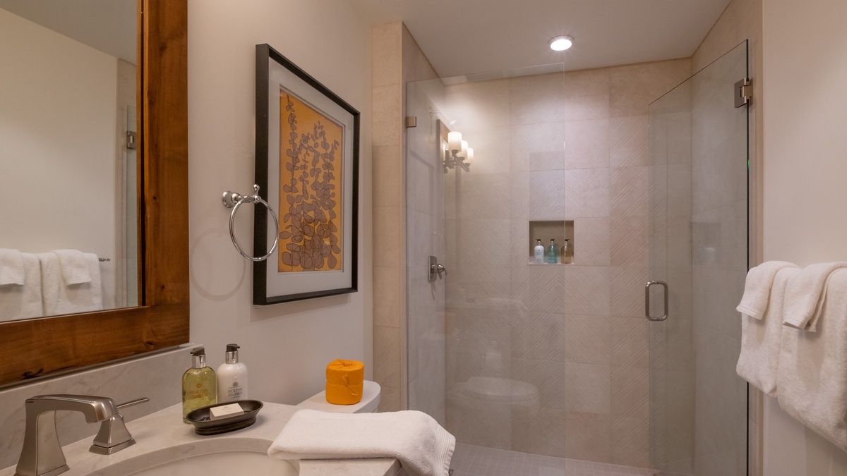 Shared Bathroom, Main Level - Hall bath adjacent to Bedroom 3