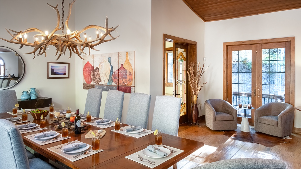 Dining area seats 10