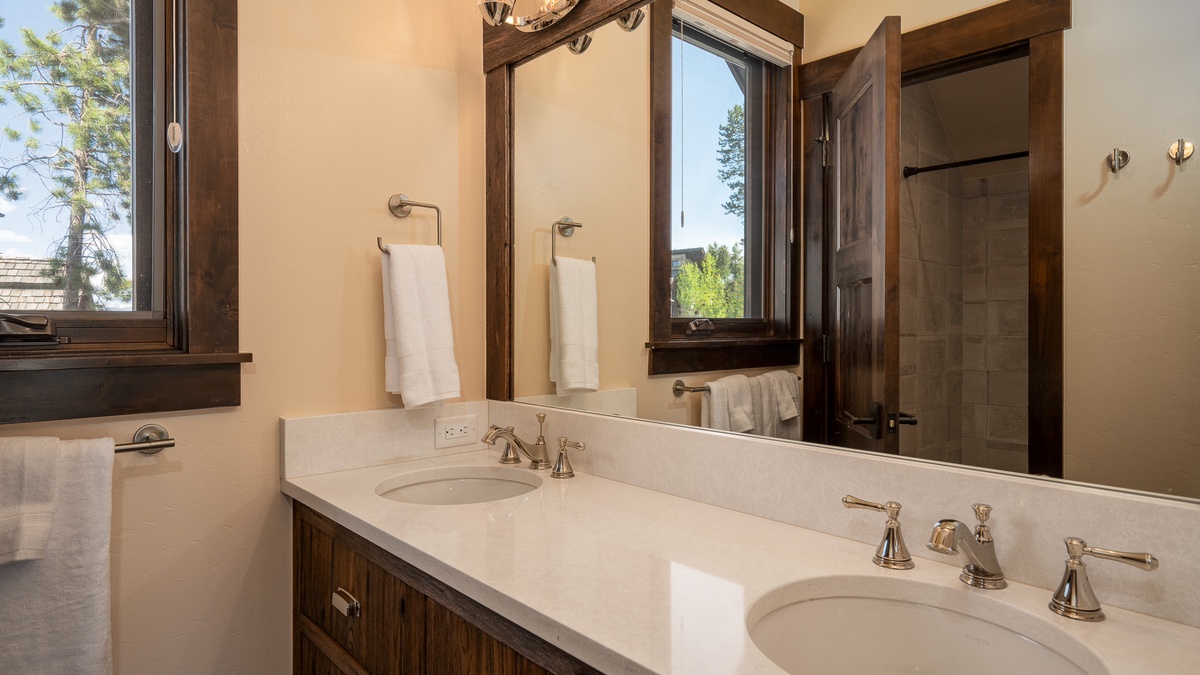 Bedroom 2, Upper Level - King suite 1 on upper level ensuite