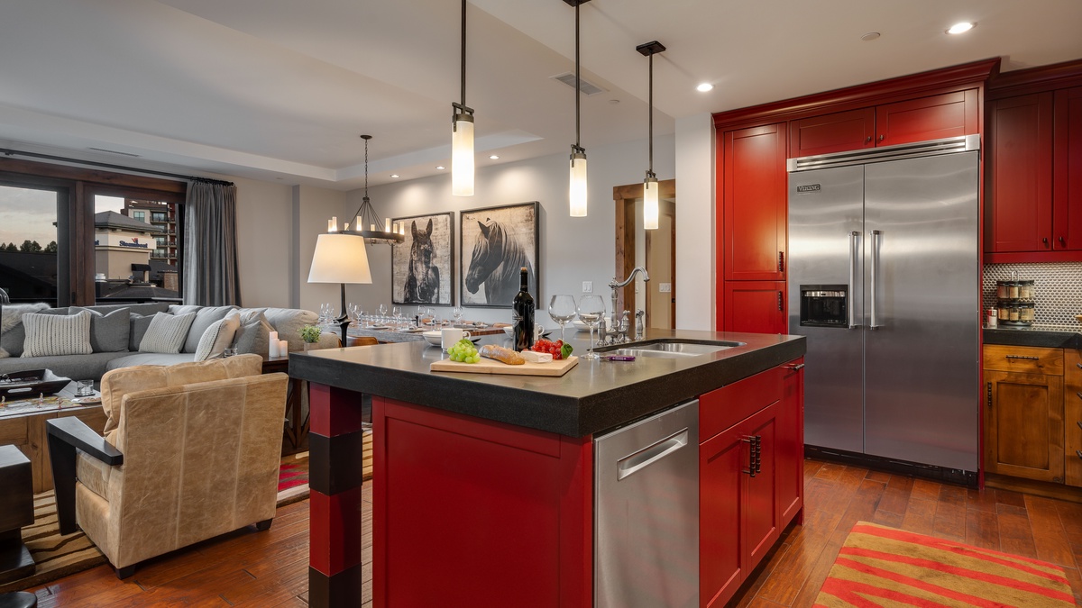 Kitchen, Main Level - Island with seating