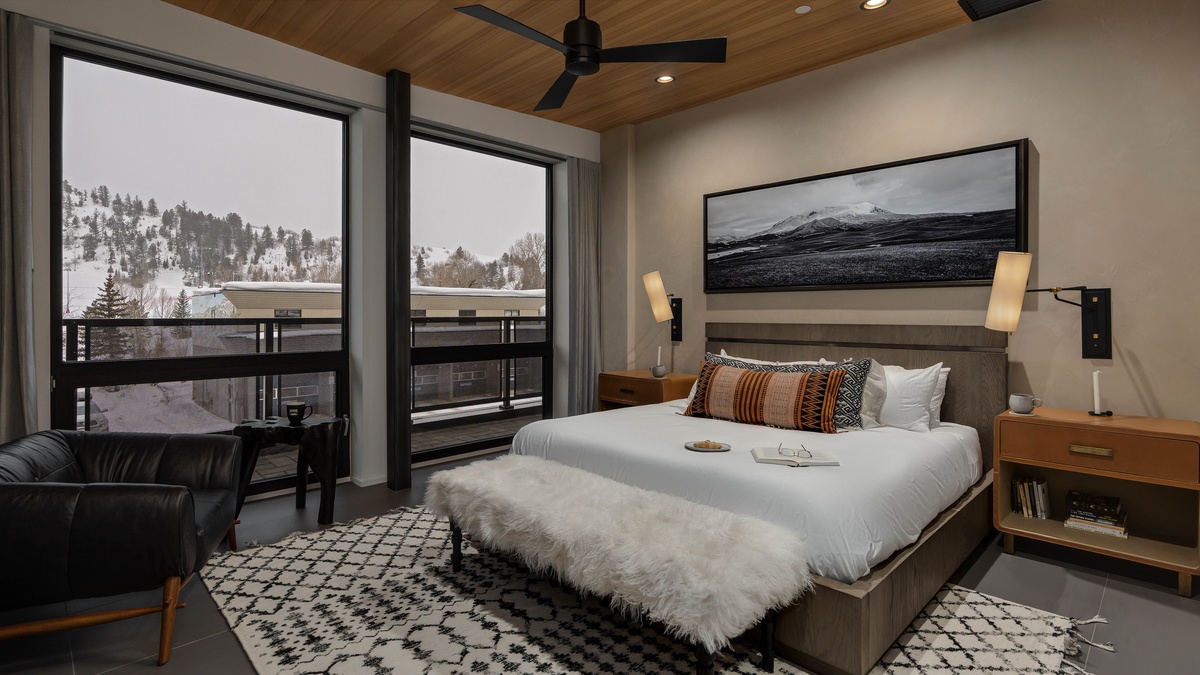 Bedroom 1, Main Level - Primary king suite with mountain views
