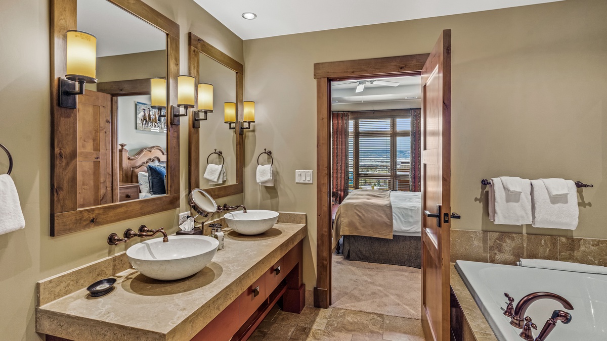 Bedroom 1, Main Level - Ensuite with double vanity