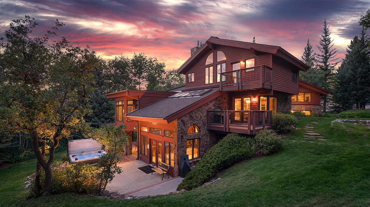 Summer sunsets at Trails Edge Lodge