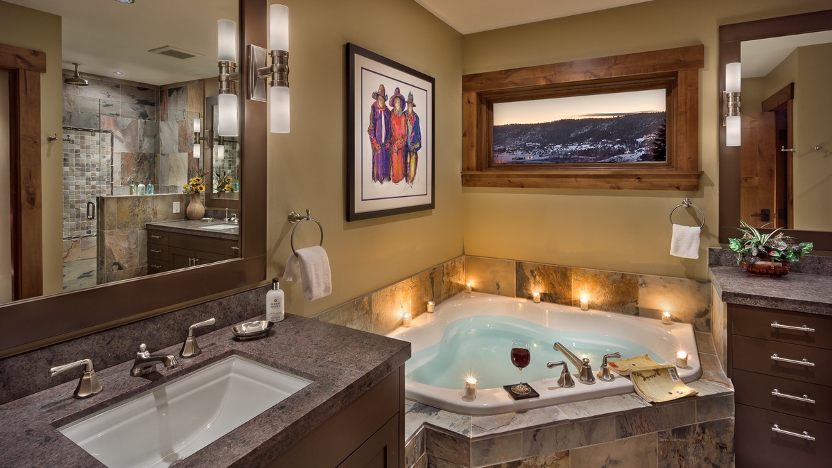 Bedroom 2, Main Level - King ensuite