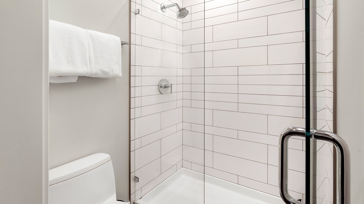 Bedroom 1, Upper Level - Primary ensuite