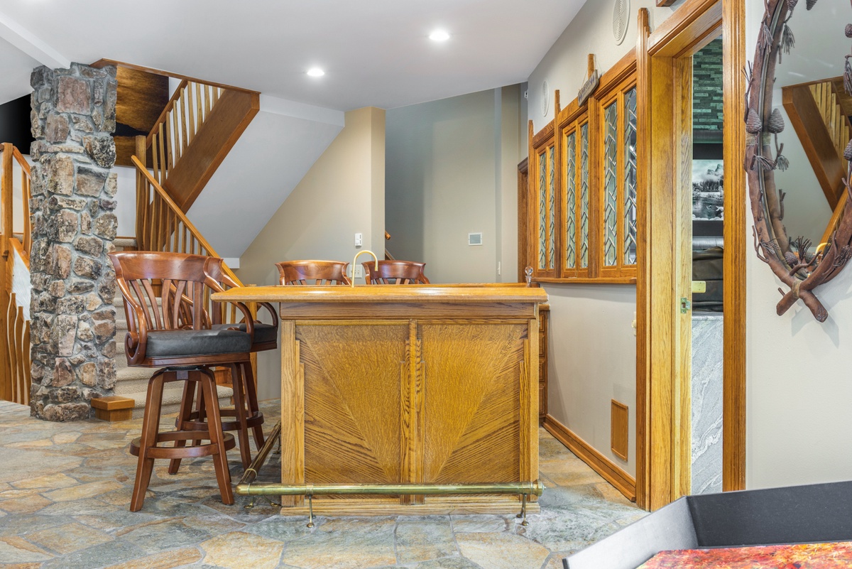 Bar Area, Main Level