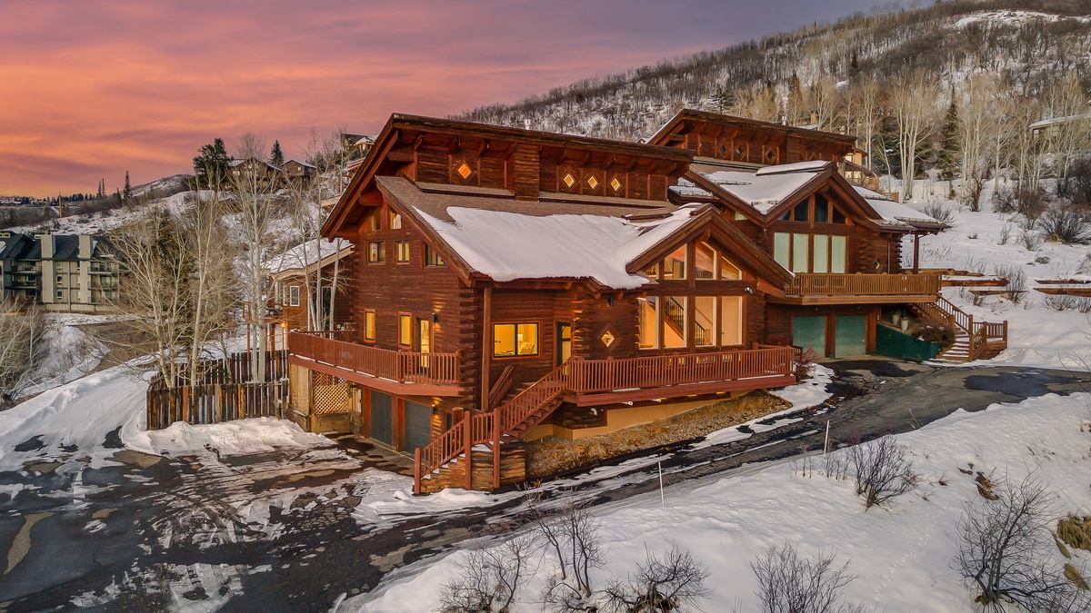 Watchtower Chalet in winter