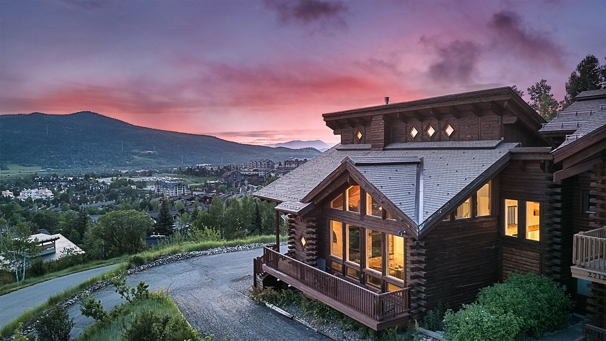 Welcome to Watchtower Chalet!