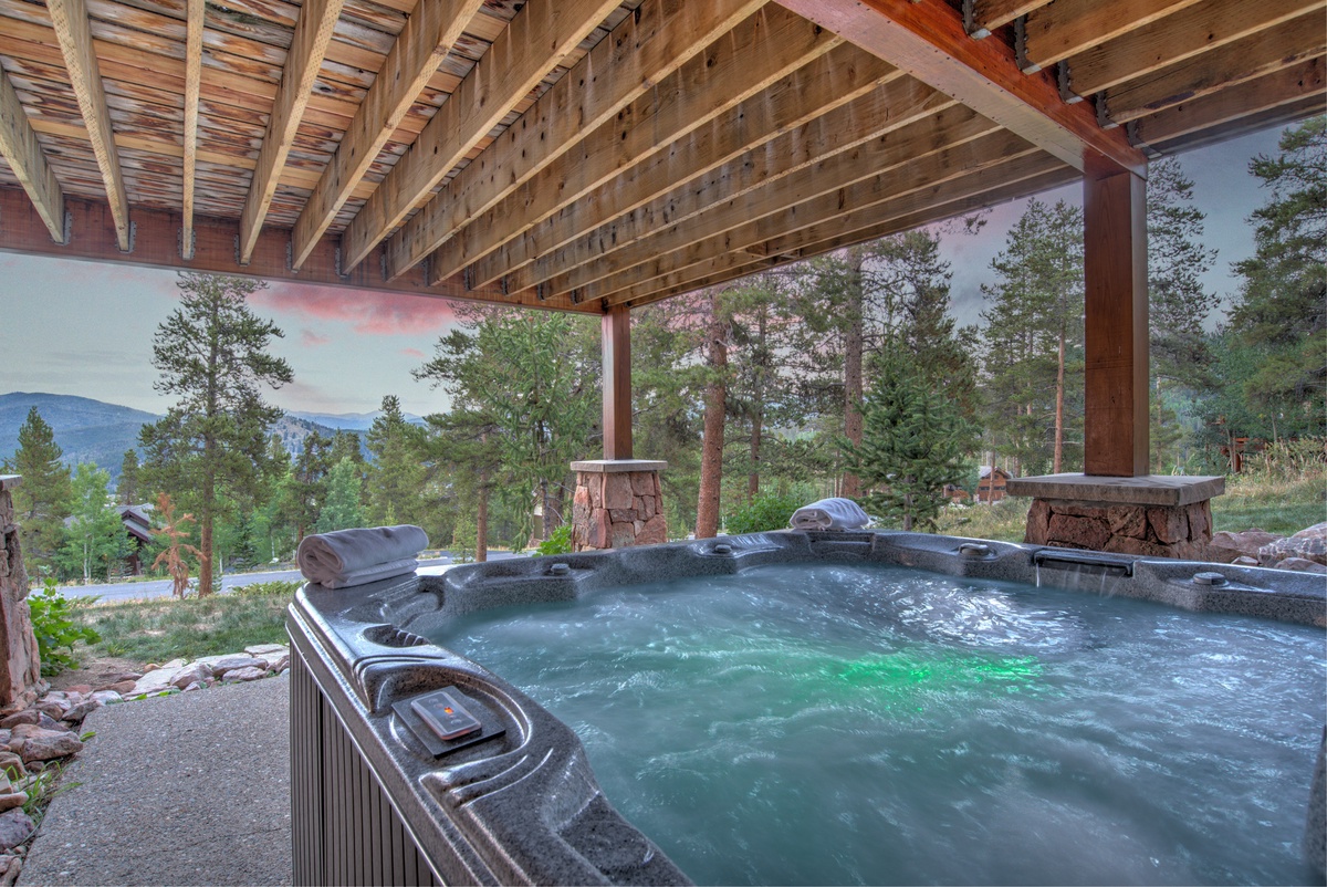 Hot Tub, Lower Level