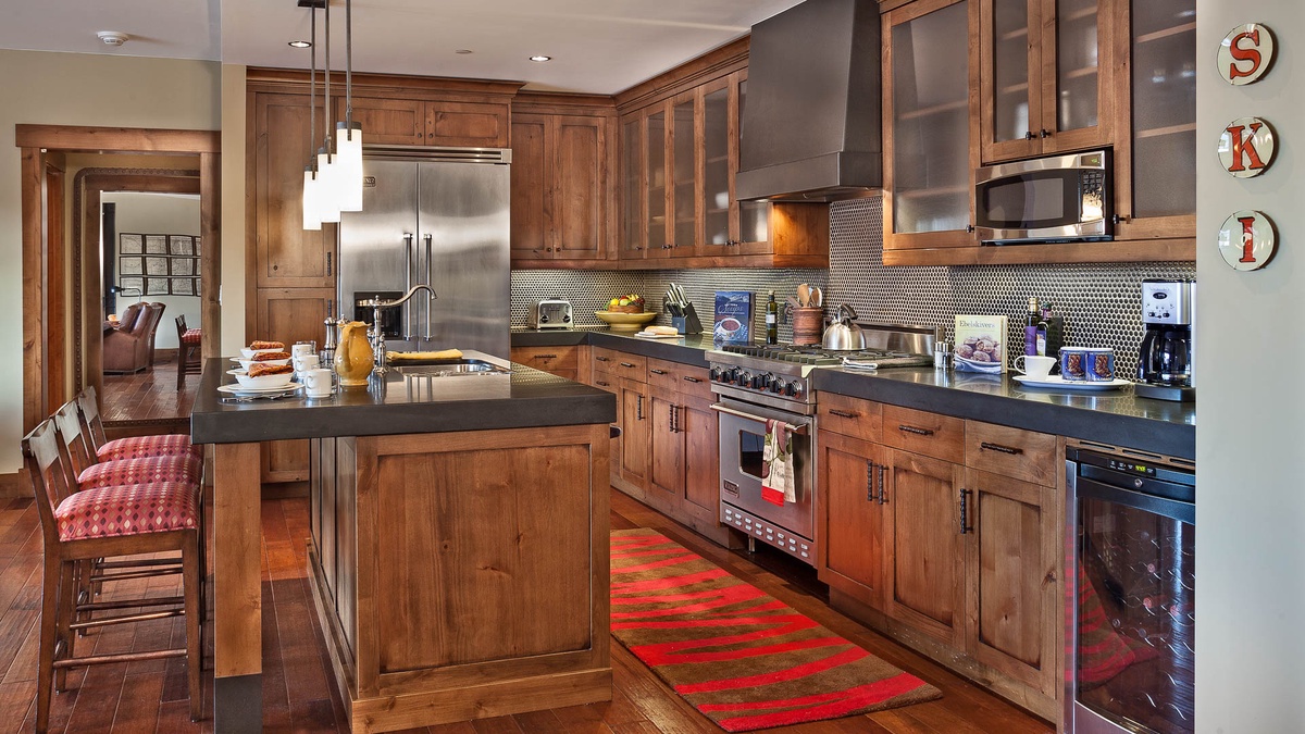 Kitchen, Main Level - Island with seating