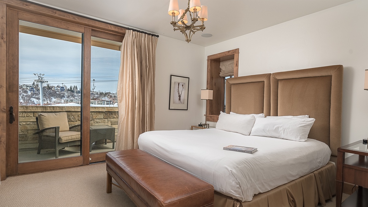 Bedroom 1, Main Level - Primary king suite with private balcony access