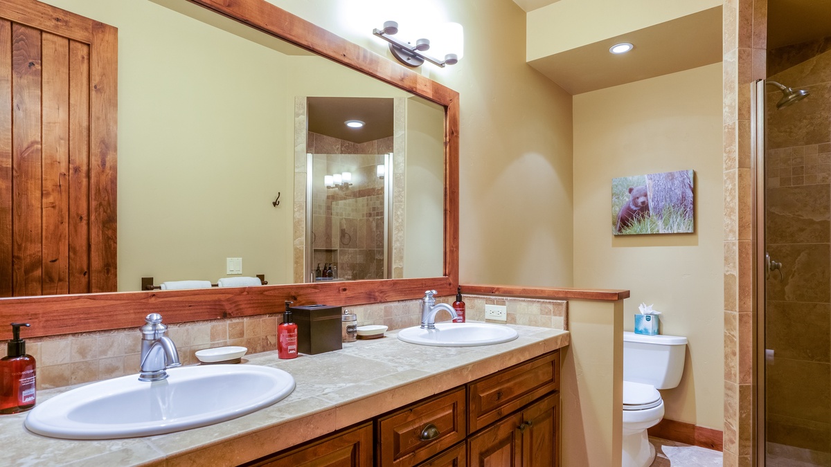 Bedroom 4, Lower Level - Ensuite