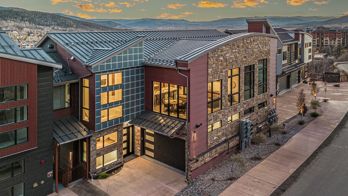 Welcome to Crescendo Crest at Crawford Square!