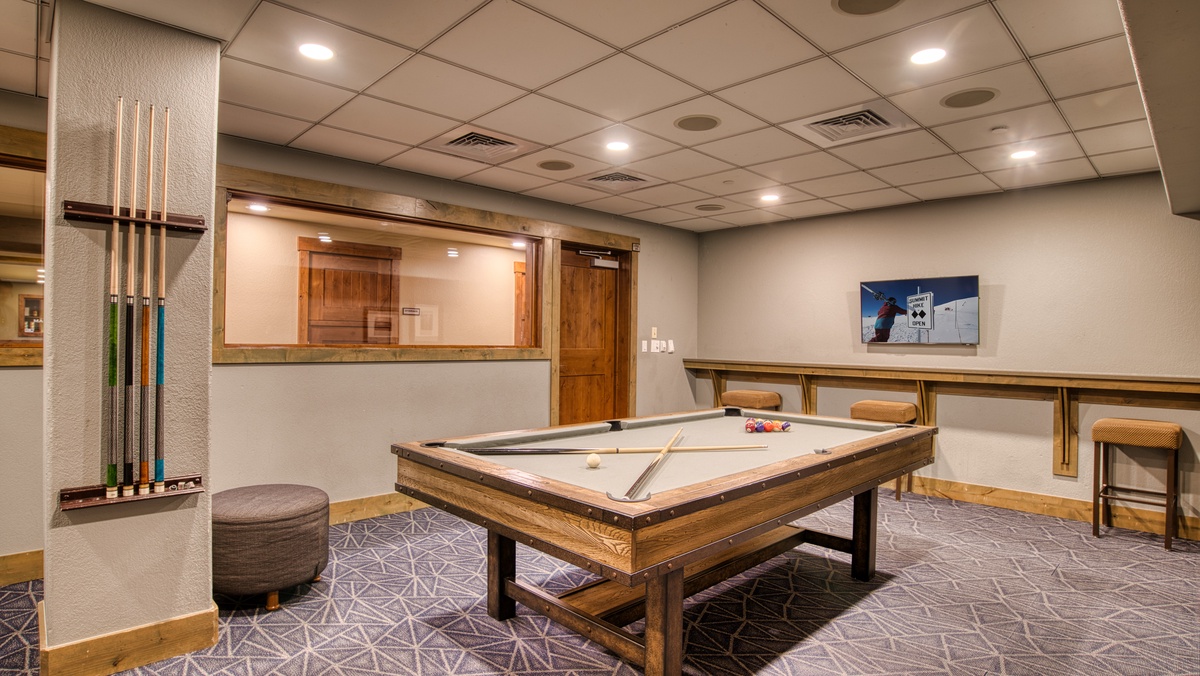 One Ski Hill Place Resort Amenity: Billiards Room