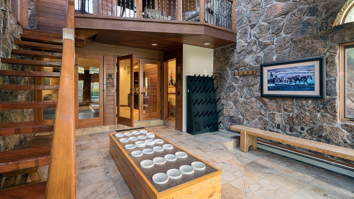 Mudroom, Lower Level - Built-in bench with ski storage