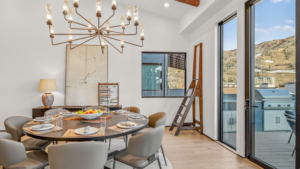 Dining Area, Upper Level - With views