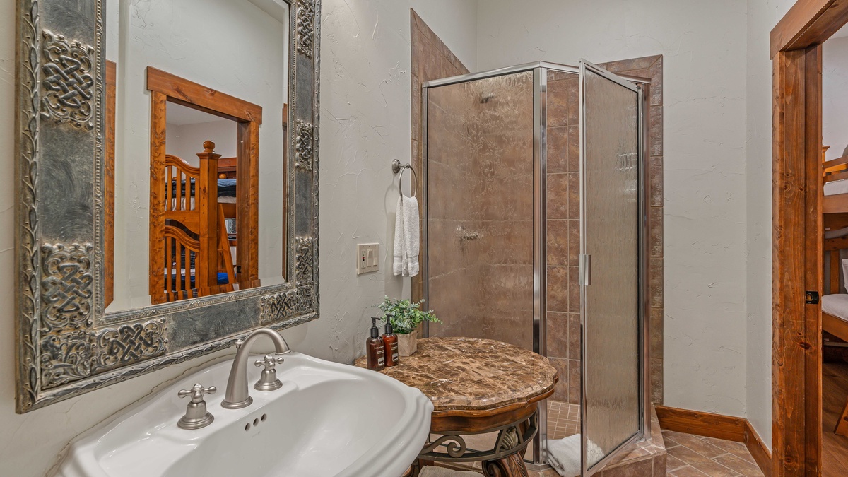 Bedroom 2, Lower Level - Bunkroom ensuite on lower level